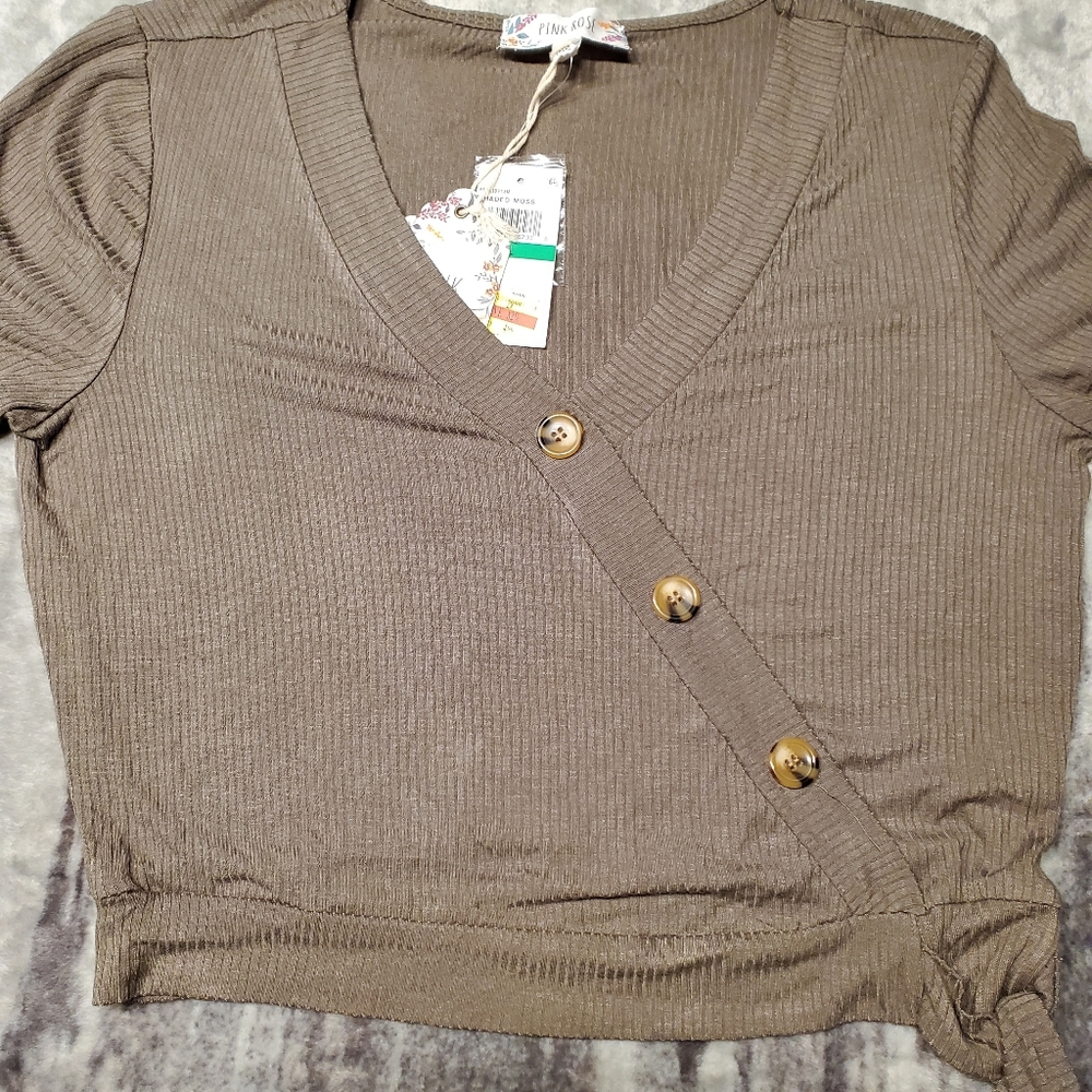 ♡♡♡♡♡ NWT Pink Rose crop top - Picture 2 of 9